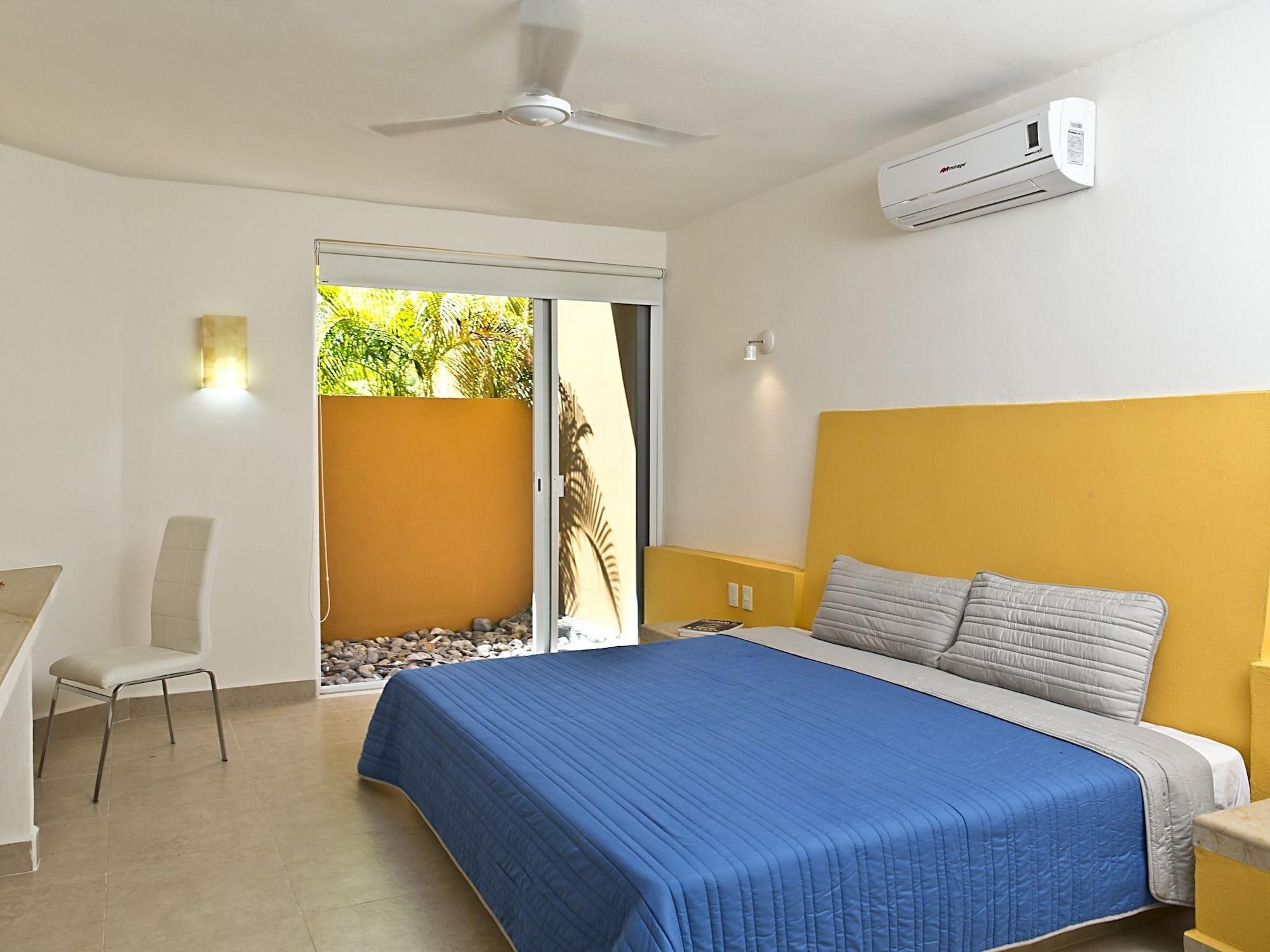 Hotel Ixzi Plus Икстапа Екстериор снимка