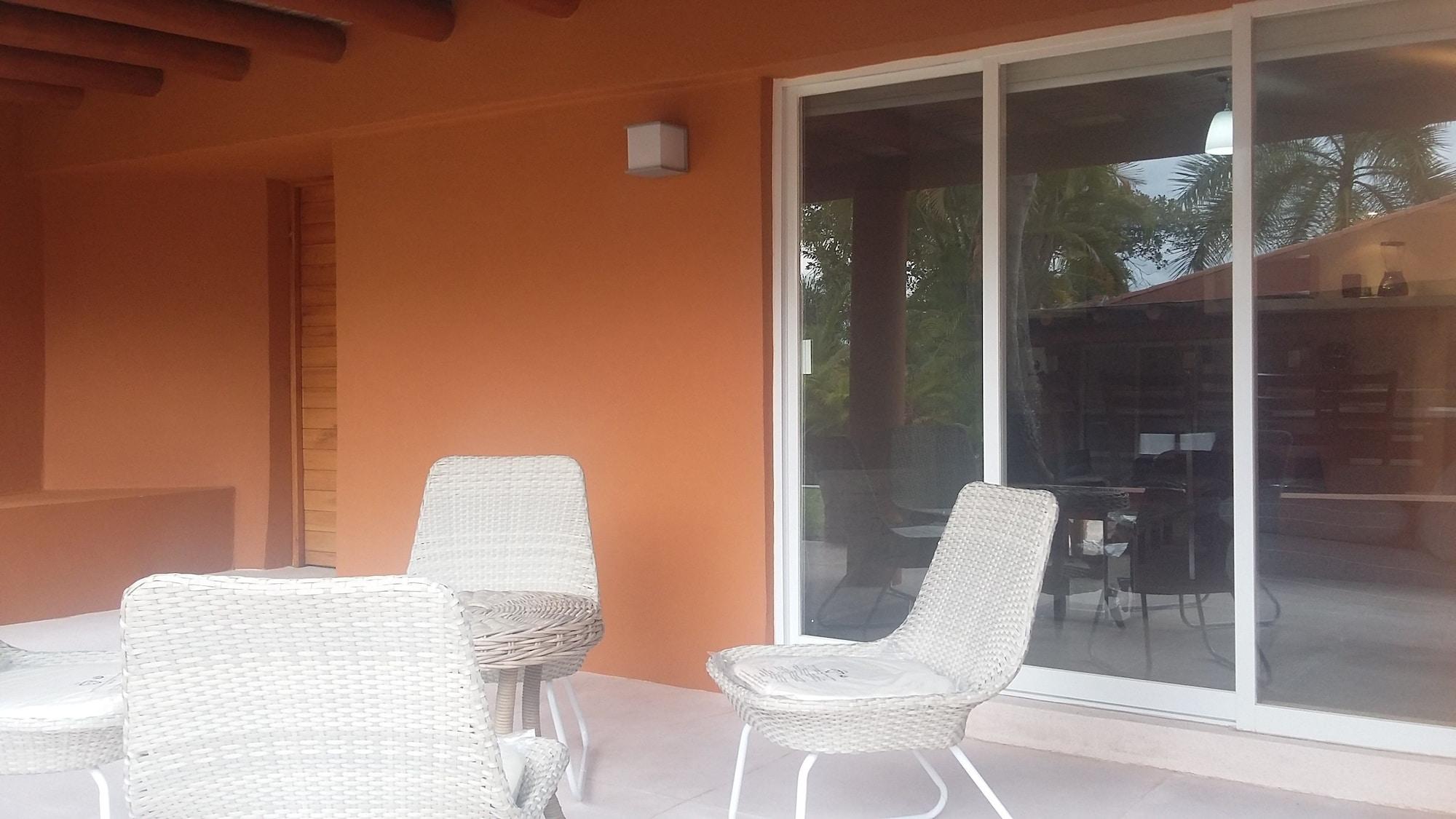 Hotel Ixzi Plus Икстапа Екстериор снимка