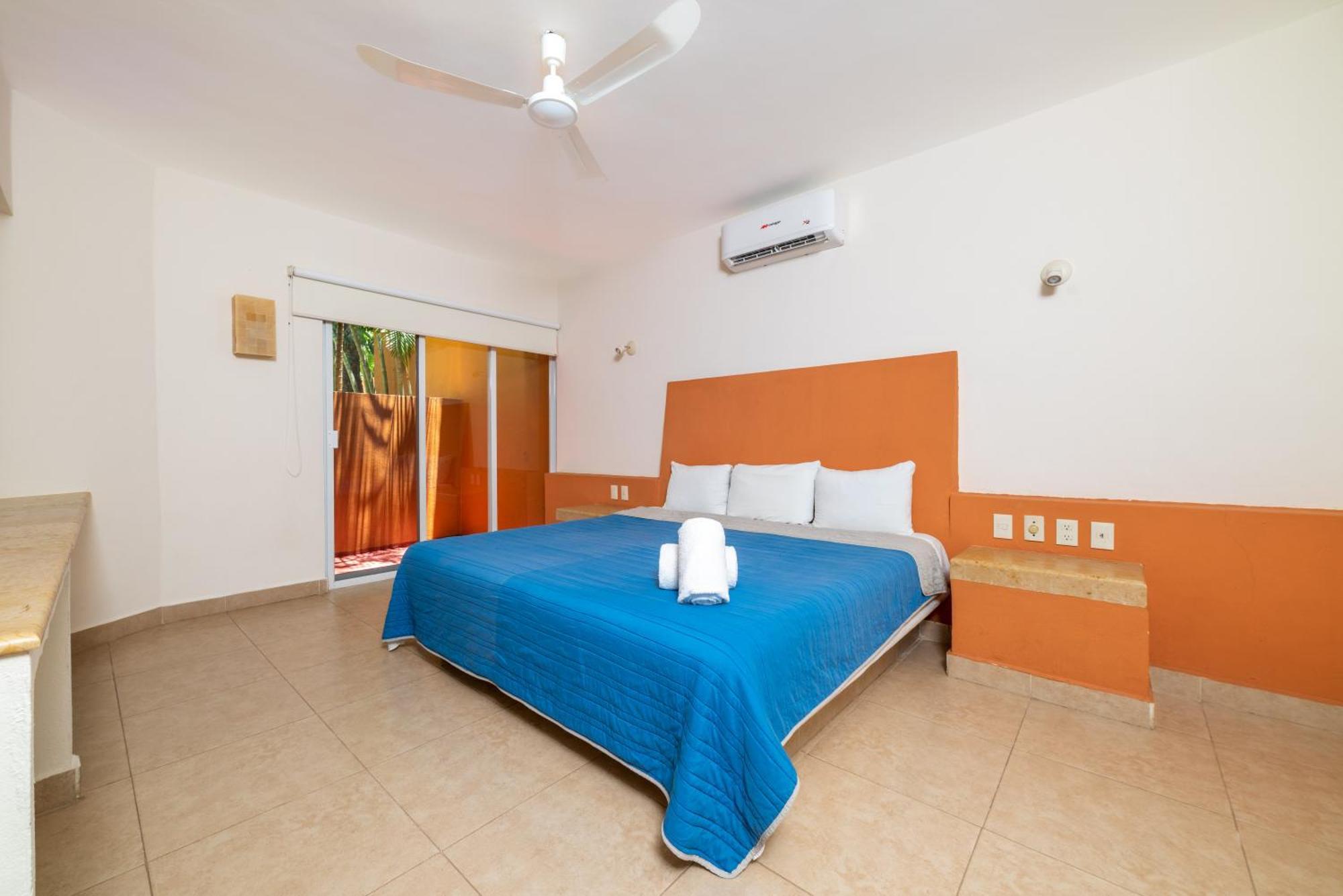 Hotel Ixzi Plus Икстапа Екстериор снимка