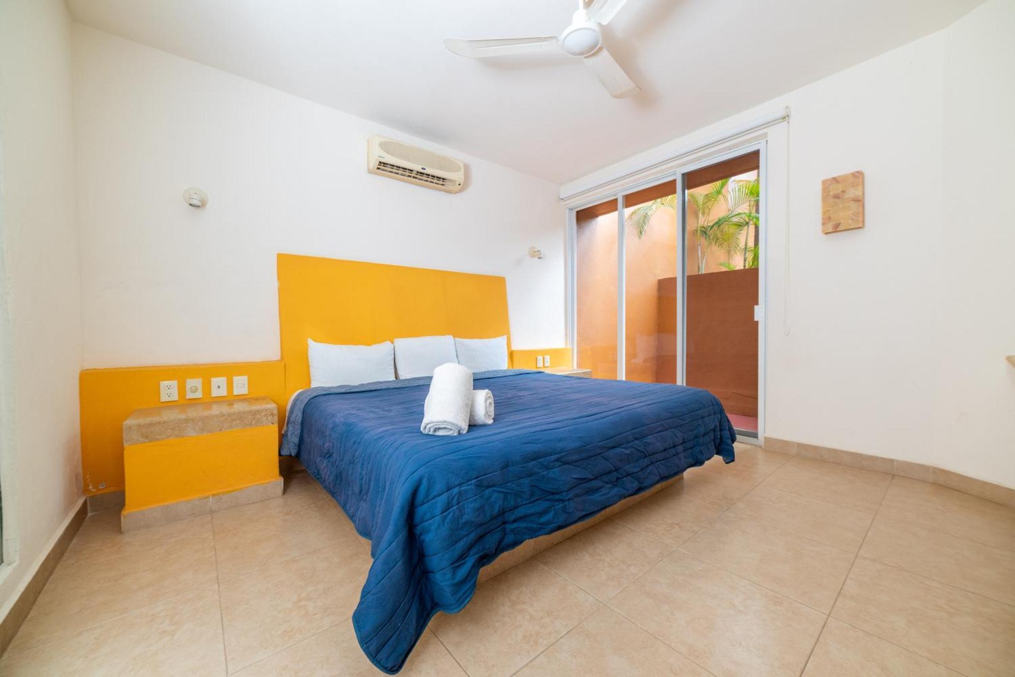 Hotel Ixzi Plus Икстапа Екстериор снимка