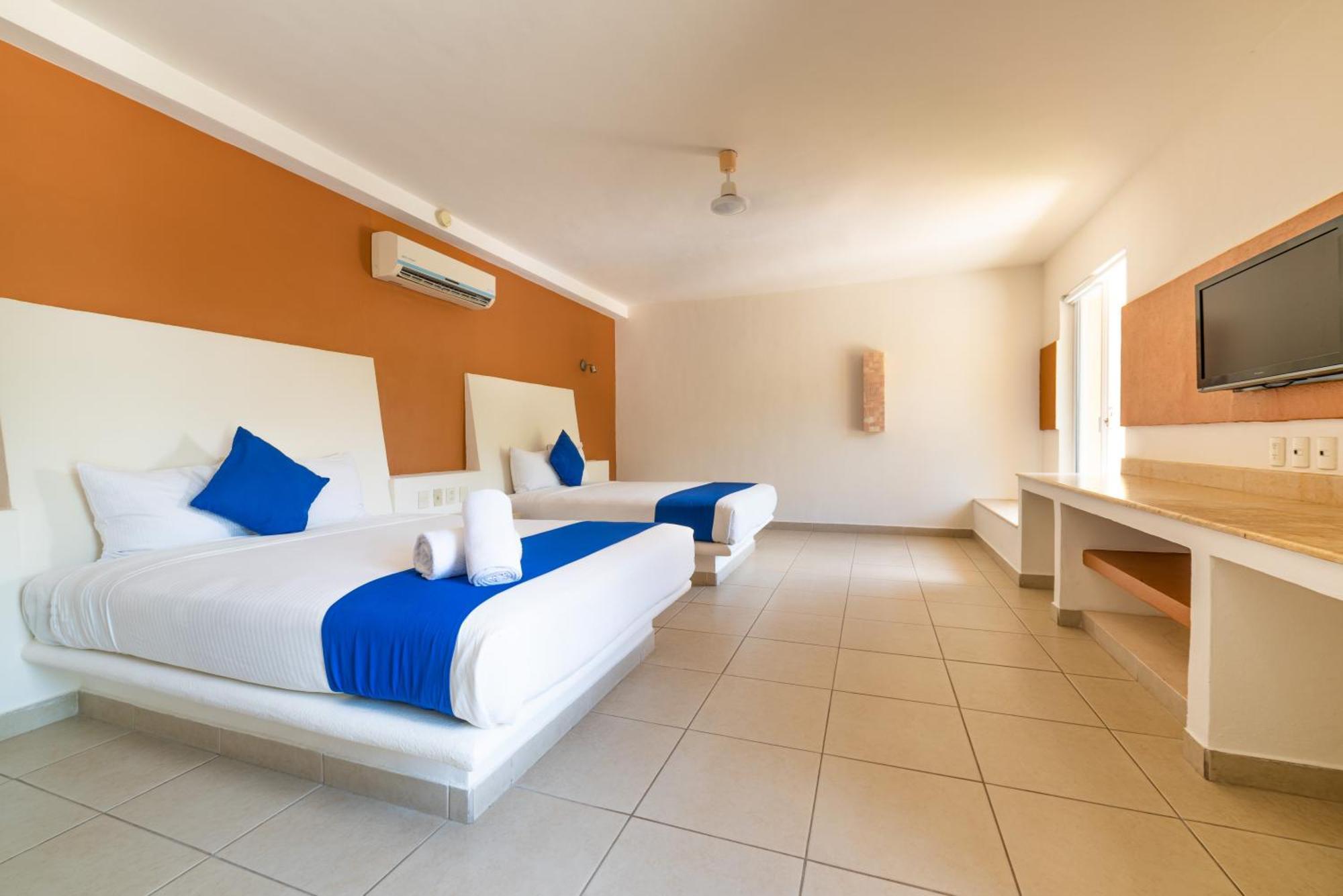 Hotel Ixzi Plus Икстапа Екстериор снимка
